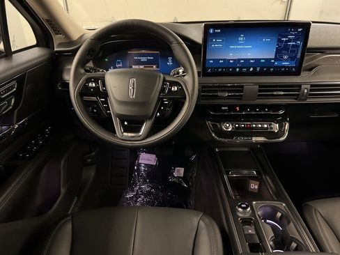 Used 2025 Lincoln Corsair Reserve w/ Jet Appearance Package image 8