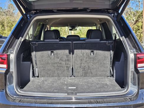 Used 2025 Volkswagen Atlas SE image 28