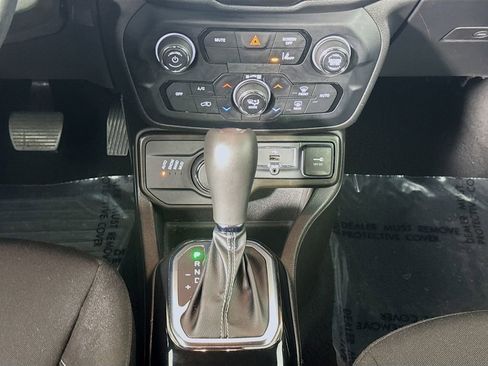 Used 2021 Jeep Renegade Latitude image 38