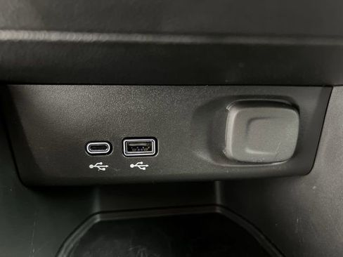 Used 2025 Buick Envista Sport Touring w/ Convenience I Package FWD image 33