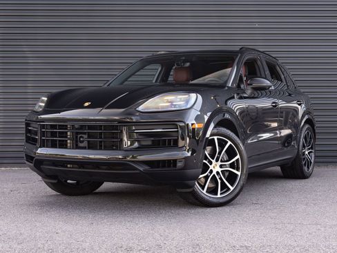 Certified 2024 Porsche Cayenne AWD/4WD image 1