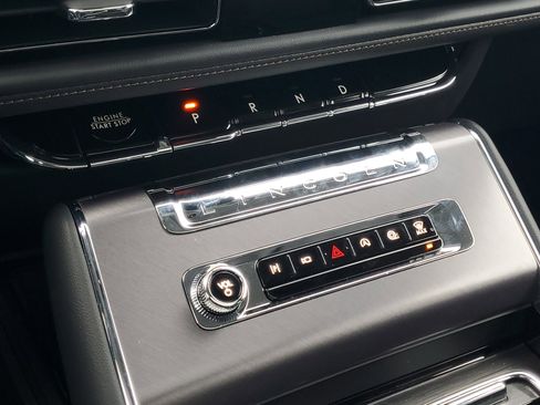 New 2025 Lincoln Aviator AWD w/ Equipment Group 101A image 21