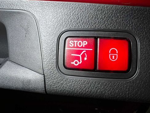 Certified 2025 Mercedes-Benz GLA 250 4MATIC image 18