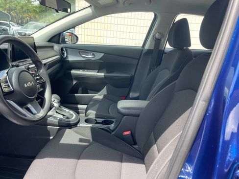 Used 2022 Kia Forte LXS w/ LXS Technology Package FWD image 11