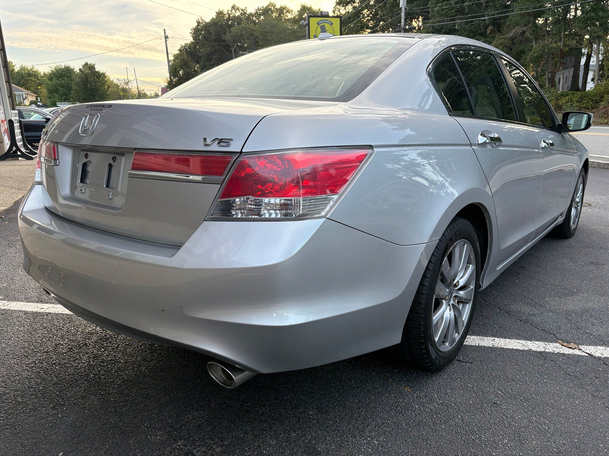 Used 2011 Honda Accord EX-L image 5