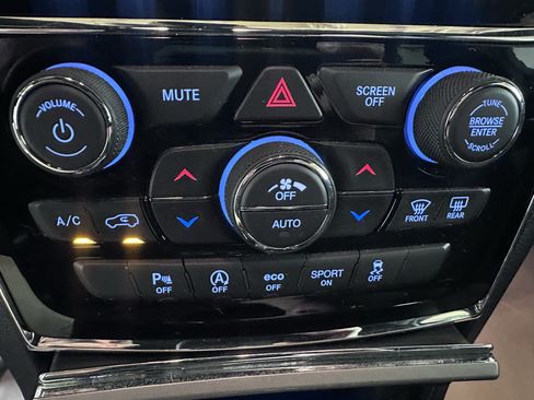 Used 2020 Jeep Grand Cherokee Altitude AWD/4WD image 49