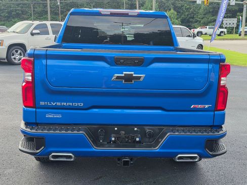 Used 2023 Chevrolet Silverado 1500 RST w/ Z71 Off-Road Package AWD/4WD image 5