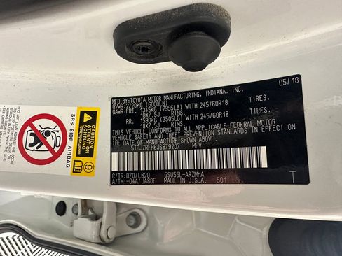 Used 2018 Toyota Highlander XLE AWD/4WD image 37