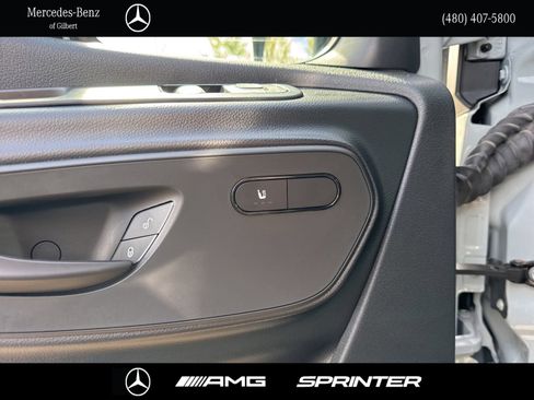 Used 2024 Mercedes-Benz Sprinter 2500 image 21