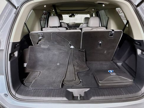 Used 2024 Honda Pilot Touring image 29