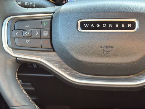 Used 2024 Jeep Wagoneer Series II w/ Flexible Seating Group RWD image 16