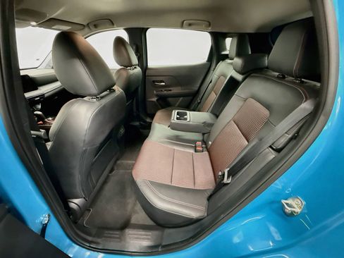 Used 2025 Nissan Kicks SR FWD image 26