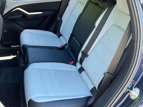 Certified 2025 Porsche Cayenne S AWD/4WD image 19
