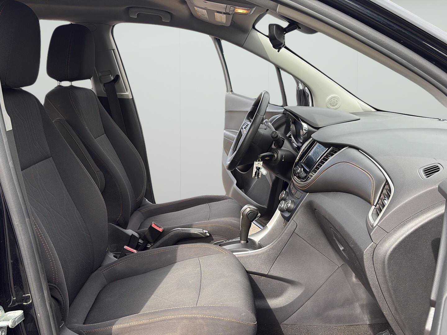 Used 2020 Chevrolet Trax LT FWD image 12