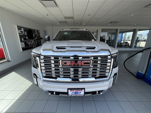 Used 2024 GMC Sierra 2500 Denali w/ Denali Reserve Package AWD/4WD image 6
