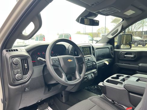 New 2026 Chevrolet Silverado 2500 Custom w/ Custom Value Package AWD/4WD image 17