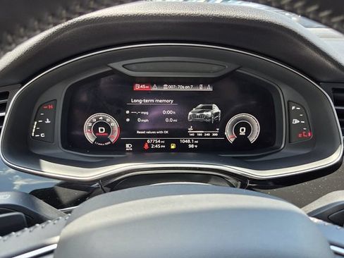 Used 2019 Audi Q8 Premium Plus w/ Premium Plus AWD/4WD image 25