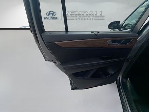 Used 2024 Volkswagen Atlas SE w/ Panoramic Sunroof Package FWD image 23