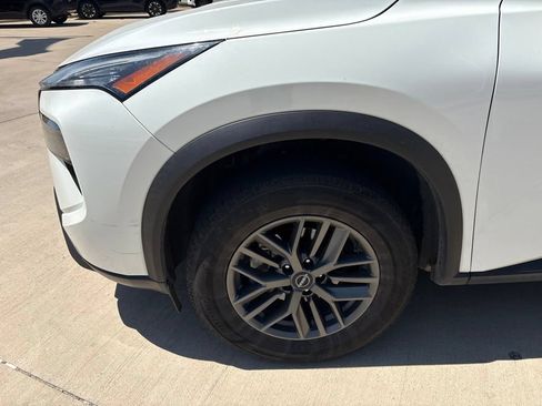 Used 2024 Nissan Rogue S FWD image 2