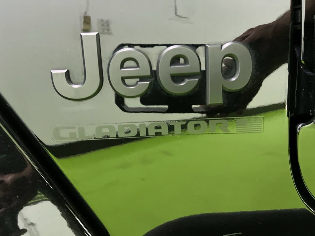 Used 2023 Jeep Gladiator Sport AWD/4WD image 14