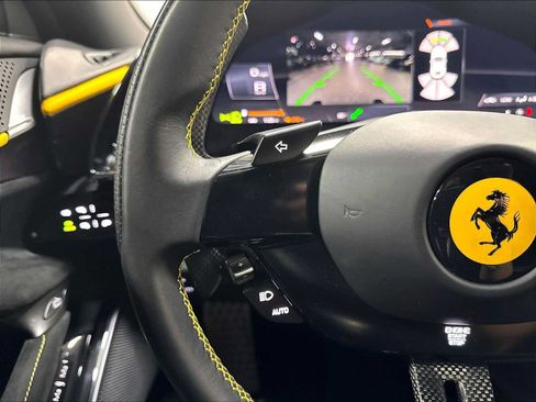 Used 2022 Ferrari Roma RWD image 21