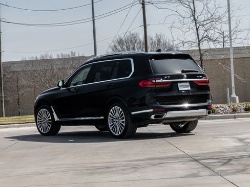 Used 2020 BMW X7 xDrive40i w/ Premium Package image 3