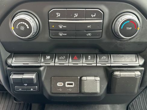 Used 2022 Chevrolet Silverado 2500 Custom w/ Custom Value Package AWD/4WD image 34