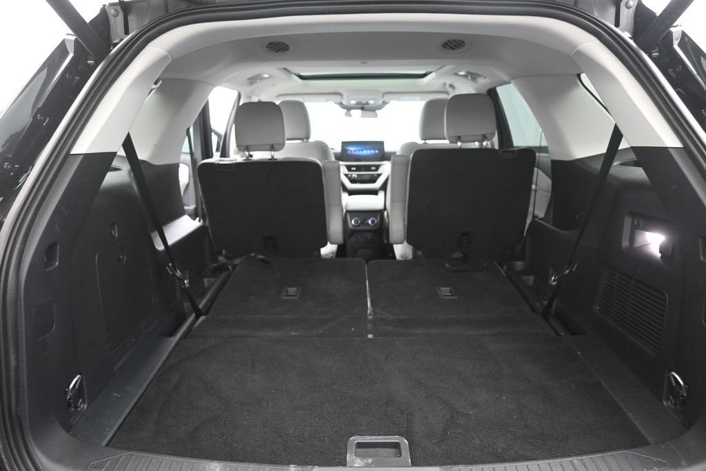 Certified 2026 Ford Explorer Active w/ Active Comfort Package AWD/4WD image 2