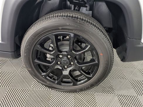 New 2026 Jeep Compass Latitude image 16