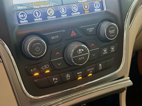 Used 2018 Jeep Grand Cherokee Limited w/ Trailer Tow Group IV RWD image 24