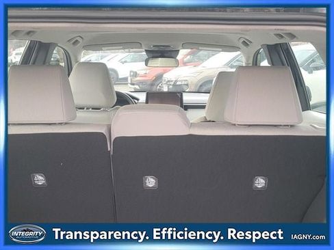 Used 2024 Toyota Corolla Cross L image 8