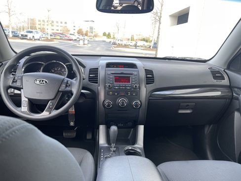 Used 2013 Kia Sorento LX image 29