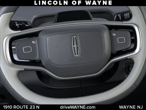 Used 2026 Lincoln Navigator Reserve AWD/4WD image 13