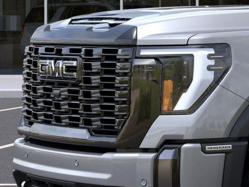 New 2026 GMC Sierra 3500 Denali Ultimate w/ LPO, Black Badging Package AWD/4WD image 13