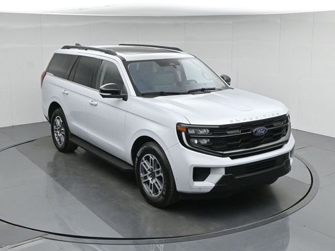 Used 2025 Ford Expedition Active RWD image 40