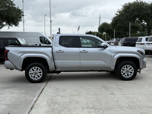 Used 2024 Toyota Tacoma SR5 RWD image 3