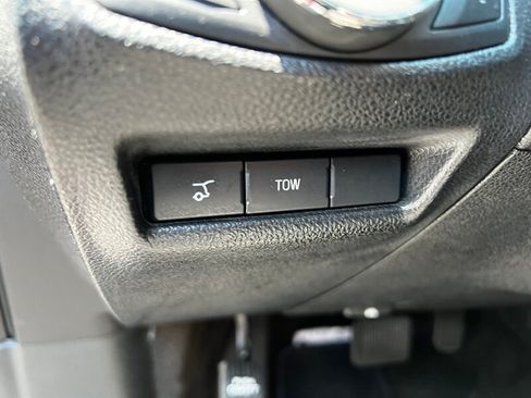 Used 2017 Ford Explorer XLT w/ Equipment Group 202A AWD/4WD image 31
