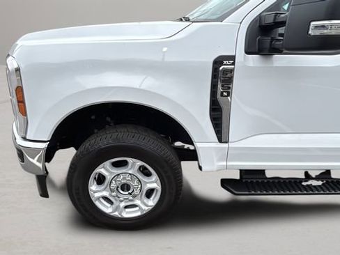Used 2025 Ford F250 XLT AWD/4WD image 31
