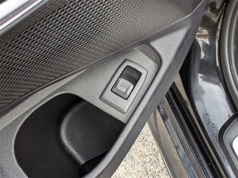 Used 2023 BMW 330i xDrive 330i xDrive w/ M Sport Package image 12