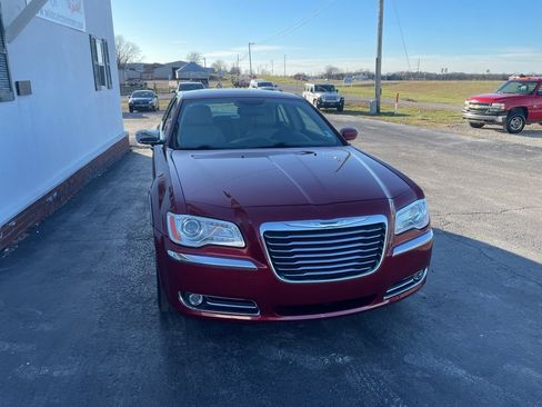 Used 2014 Chrysler 300 Base w/ Driver Convenience Group image 11