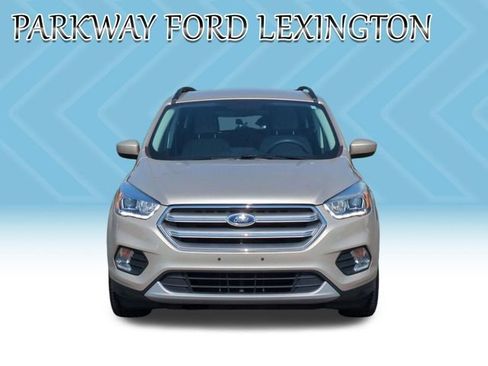 Used 2017 Ford Escape SE w/ Equipment Group 201A FWD image 8