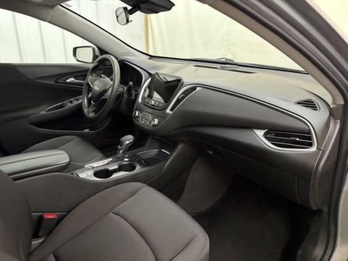 Used 2023 Chevrolet Malibu LT FWD image 17