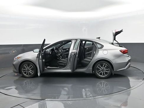 Used 2023 Kia Forte GT-Line FWD image 30