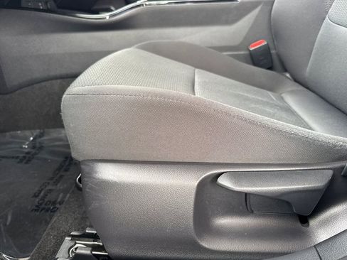 Used 2024 Toyota Prius LE image 19