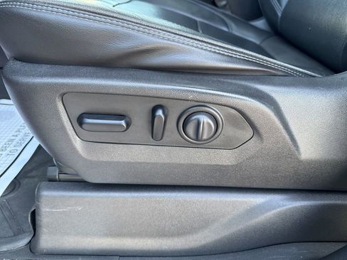 Used 2019 Chevrolet Silverado 1500 High Country image 17