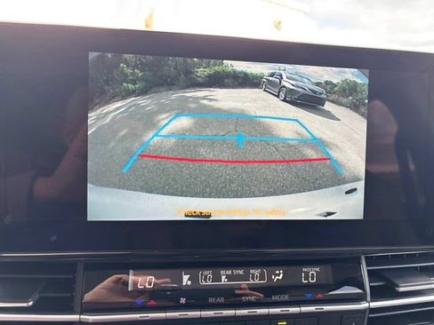 Used 2026 Toyota Sienna XLE FWD image 20
