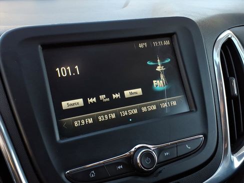 Used 2018 Chevrolet Equinox LT image 20