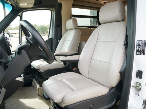 Used 2020 Mercedes-Benz Sprinter 3500 image 2