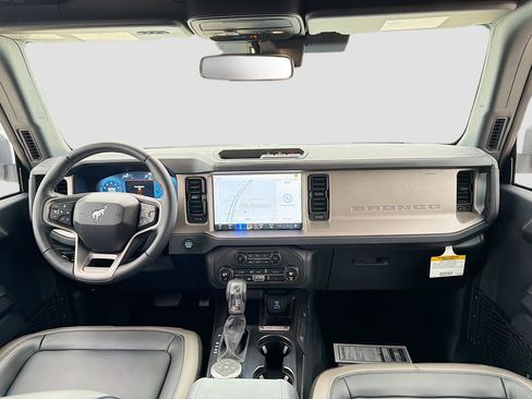 New 2025 Ford Bronco Outer Banks AWD/4WD image 32
