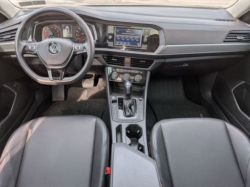 Used 2020 Volkswagen Jetta SE w/ SE Cold Weather Package image 21